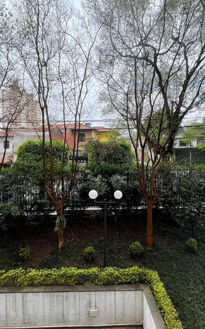 Apartamento à venda com 57m², 2 quartos e 1 vaga Apartamento à venda com 57m², 2 quartos e 1 vagaVaranda