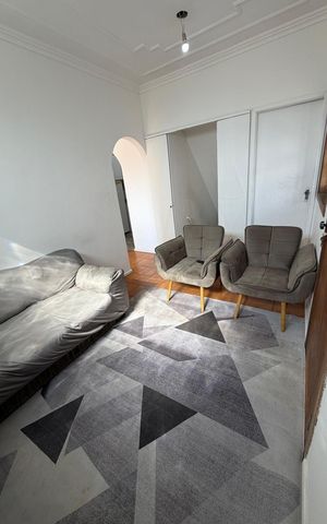 Casa à venda com 200m², 3 quartos e 2 vagas Casa à venda com 200m², 3 quartos e 2 vagassala