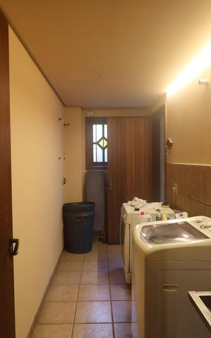 Casa para alugar com 380m², 5 quartos e 4 vagasÁrea de Serviço