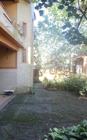 Casa para alugar com 380m², 5 quartos e 4 vagasÁrea externa