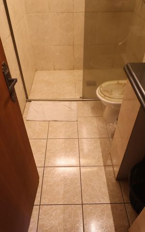 Casa para alugar com 380m², 5 quartos e 4 vagasBanheiro