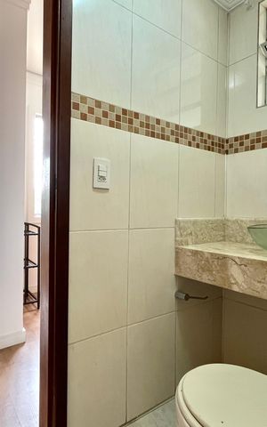 Apartamento para alugar com 67m², 2 quartos e 1 vaga Apartamento para alugar com 67m², 2 quartos e 1 vagaBanheiro da Suíte