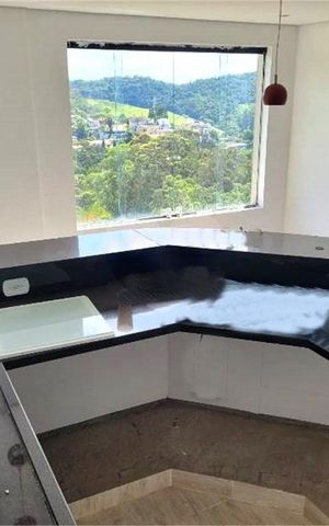 Casa à venda com 450m², 4 quartos e 3 vagas