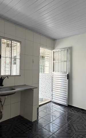 Casa para alugar com 45m², 1 quarto e sem vaga