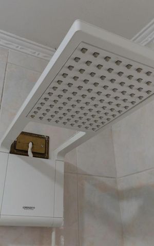 Casa de condomínio à venda com 118m², 2 quartos e 2 vagas Casa de condomínio à venda com 118m², 2 quartos e 2 vagasBanheiro da suíte 2
