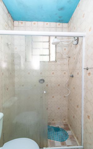 Casa à venda com 70m², 2 quartos e 1 vaga Casa à venda com 70m², 2 quartos e 1 vagaBanheiro