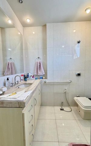 Apartamento à venda com 220m², 3 quartos e 2 vagas