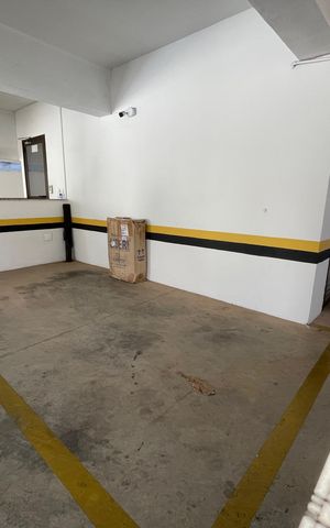 Apartamento à venda com 167m², 3 quartos e 3 vagas Apartamento à venda com 167m², 3 quartos e 3 vagasGaragem