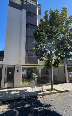 Apartamento à venda com 167m², 3 quartos e 3 vagas Apartamento à venda com 167m², 3 quartos e 3 vagasPlaca instalada com o codigo RVRC-190, no dia 12/09/2026