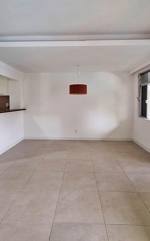 Casa para alugar com 195m², 4 quartos e 2 vagas Casa para alugar com 195m², 4 quartos e 2 vagasSala