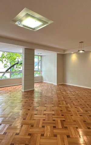 Apartamento para alugar com 151m², 3 quartos e 1 vaga