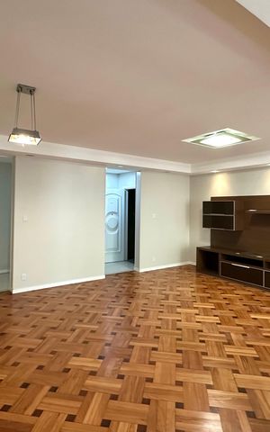 Apartamento para alugar com 151m², 3 quartos e 1 vaga