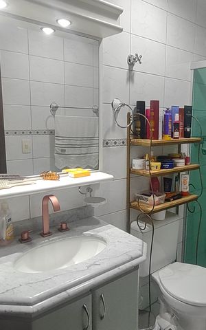 Apartamento à venda com 70m², 2 quartos e 2 vagas Apartamento à venda com 70m², 2 quartos e 2 vagasBanheiro da Suíte