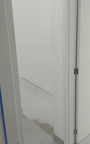 Casa de condomínio para alugar com 70m², 2 quartos e 1 vaga Casa de condomínio para alugar com 70m², 2 quartos e 1 vagaEscada