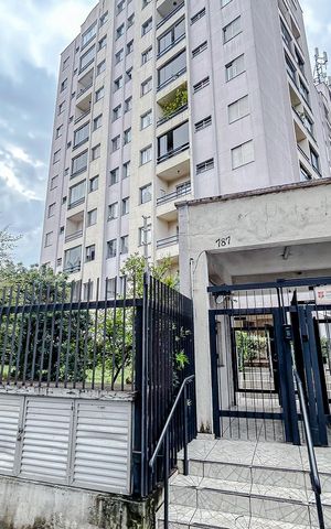 Apartamento para alugar com 56m², 2 quartos e 1 vagaFachada e portaria