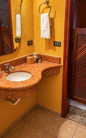 Casa de condomínio à venda com 482m², 3 quartos e 4 vagasBanheiro