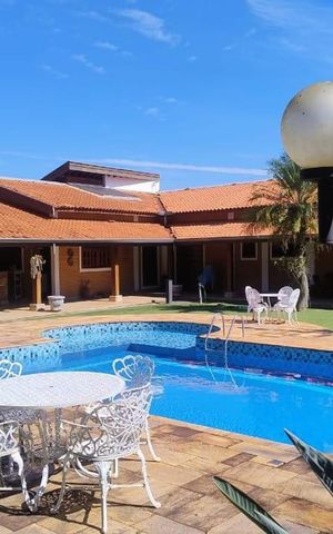 Casa de condomínio à venda com 482m², 3 quartos e 4 vagasÁrea externa