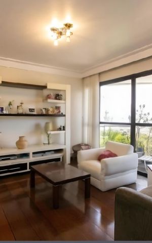 Apartamento à venda com 156m², 3 quartos e 2 vagas Apartamento à venda com 156m², 3 quartos e 2 vagasSala