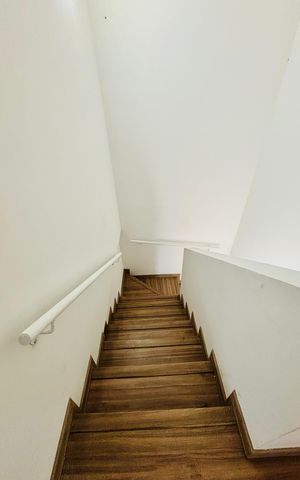 Apartamento à venda com 90m², 3 quartos e 2 vagasEscada 