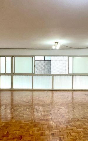 Apartamento para alugar com 220m², 3 quartos e 1 vaga Apartamento para alugar com 220m², 3 quartos e 1 vagaSal