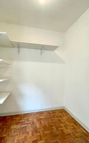 Apartamento para alugar com 220m², 3 quartos e 1 vaga Apartamento para alugar com 220m², 3 quartos e 1 vagaQuarto de Serviço