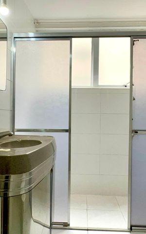 Apartamento para alugar com 220m², 3 quartos e 1 vaga Apartamento para alugar com 220m², 3 quartos e 1 vagaBanheiro da Suíte
