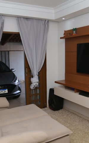 Casa à venda com 117m², 2 quartos e 2 vagasSala