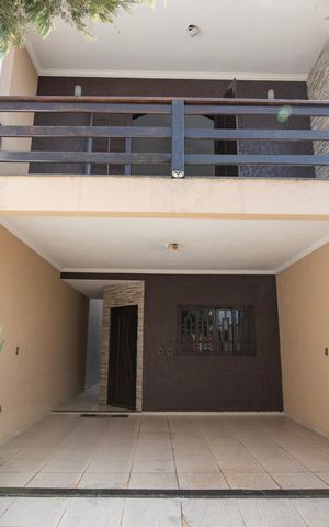Casa para alugar com 163m², 3 quartos e 3 vagas Casa para alugar com 163m², 3 quartos e 3 vagasFachada
