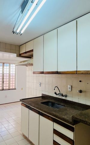 Casa à venda com 280m², 5 quartos e 3 vagas