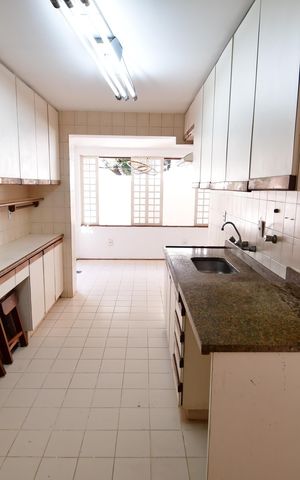 Casa à venda com 280m², 4 quartos e 3 vagasCozinha