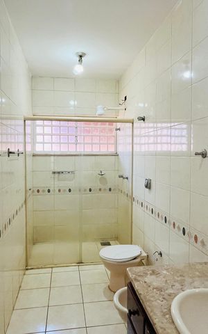 Casa à venda com 280m², 5 quartos e 3 vagas