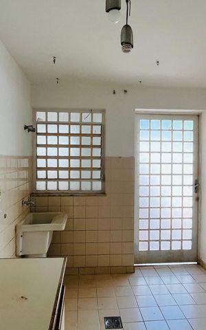 Casa à venda com 280m², 5 quartos e 3 vagas