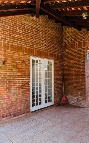 Casa à venda com 280m², 5 quartos e 3 vagas