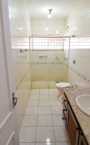 Casa à venda com 280m², 4 quartos e 3 vagasBanheiro Social