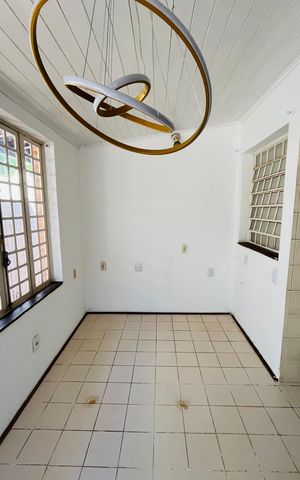 Casa à venda com 280m², 5 quartos e 3 vagas