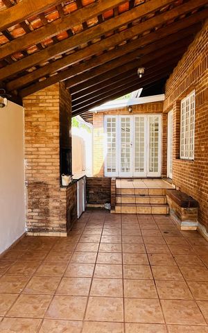 Casa à venda com 280m², 5 quartos e 3 vagas