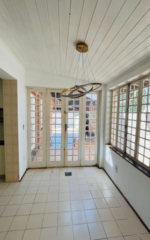 Casa à venda com 280m², 5 quartos e 3 vagas