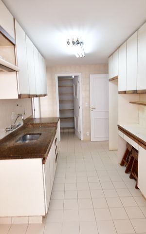 Casa à venda com 280m², 4 quartos e 3 vagasCozinha