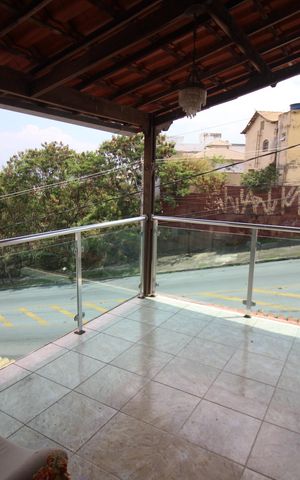 Casa à venda com 180m², 3 quartos e 2 vagasVaranda