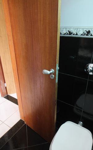 Casa à venda com 180m², 3 quartos e 2 vagasBanheiro 2