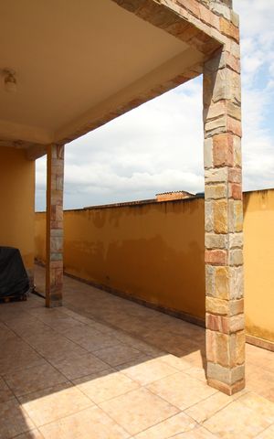 Casa à venda com 180m², 3 quartos e 2 vagasQuintal