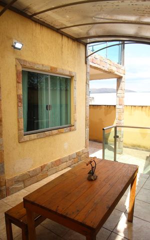 Casa à venda com 180m², 3 quartos e 2 vagasQuintal