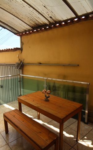 Casa à venda com 180m², 3 quartos e 2 vagasQuintal
