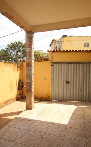 Casa à venda com 180m², 3 quartos e 2 vagasQuintal