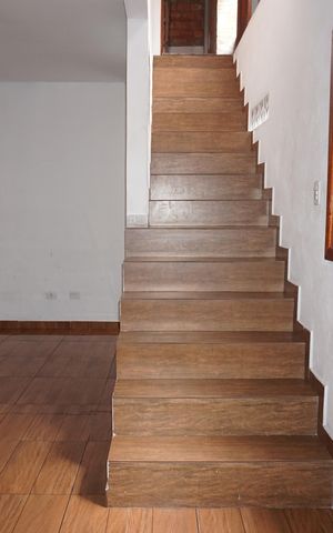 Casa para alugar com 660m², 2 quartos e 1 vagaEscada 2