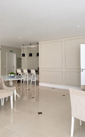 Apartamento à venda com 110m², 3 quartos e 2 vagas Apartamento à venda com 110m², 3 quartos e 2 vagasÁrea comum - Salão de festas