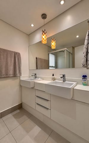 Apartamento à venda com 110m², 3 quartos e 2 vagas Apartamento à venda com 110m², 3 quartos e 2 vagasBanheiro suíte 2