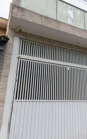 Casa para alugar com 210m², 3 quartos e 2 vagas Casa para alugar com 210m², 3 quartos e 2 vagasFachada