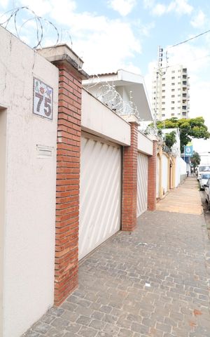 Casa para alugar com 200m², 3 quartos e 6 vagasPlaquinha
