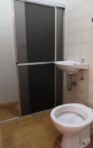 Casa para alugar com 200m², 3 quartos e 6 vagasBanheiro Social 2